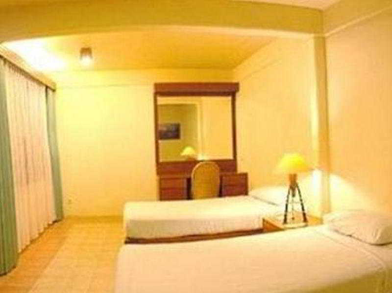 Finna Golf & Country Club Prigen Ngoại thất bức ảnh